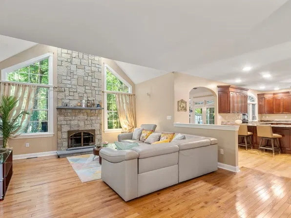 20 Fern Brook Cir, Canton, MA 02021
