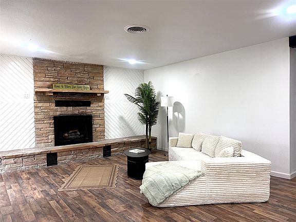 5th image of 563 W Chambers Rd