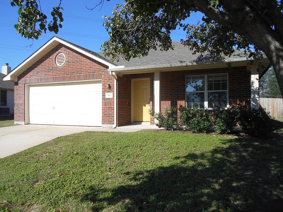 1st image of 903 Rosemont Ct