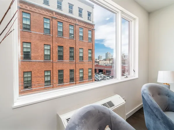 6122 Hudson Avenue image 18 of 29