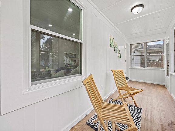 5th image of 104 Garfield St