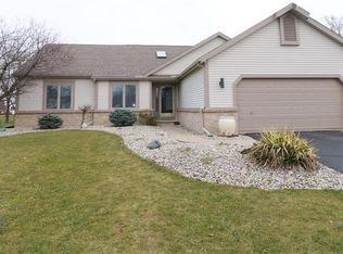 1795 Arrow Lane Ct, Perrysburg, OH 43551