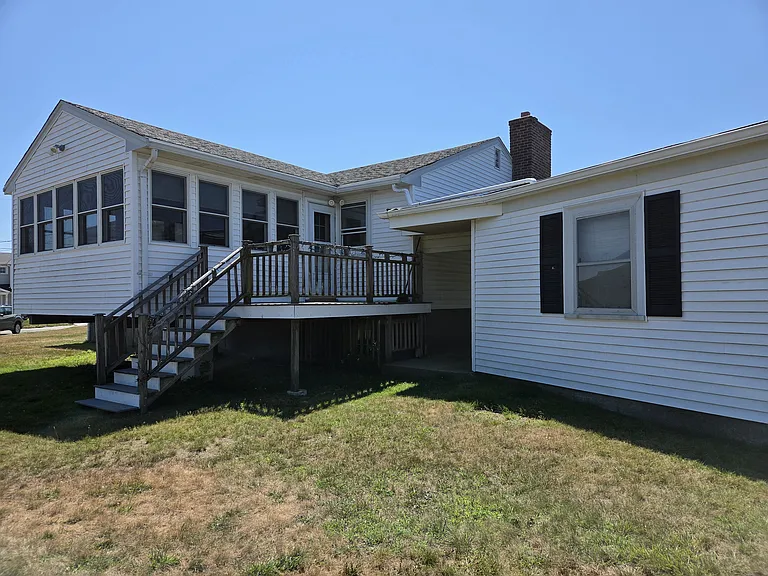 306 Hatherly Rd — Photo 3