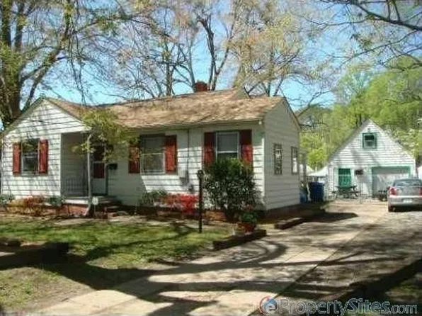 16 Commodore Dr E, Newport News, VA 23601