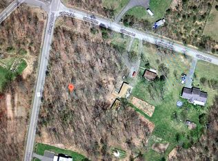 6 Gibbons Ln, New Paltz, NY 12561