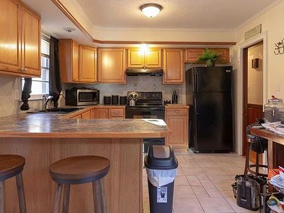 5th image of 624 Princess St