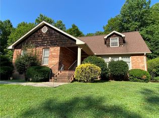 1751 Madison Ave, Mount Airy, NC 27030