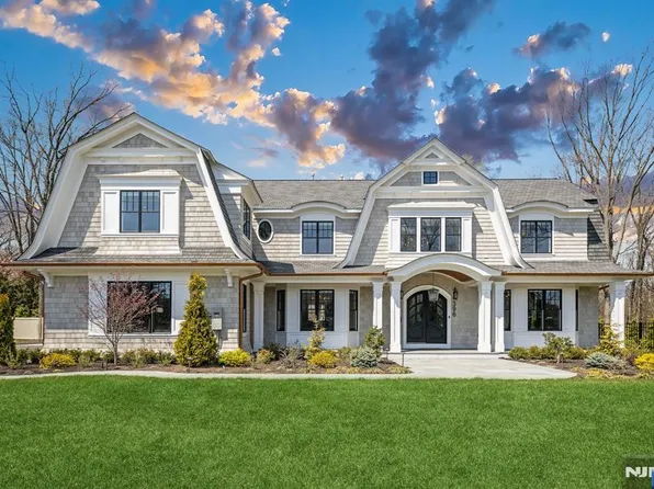 396 Knollwood Rd, Ridgewood, NJ 07450
