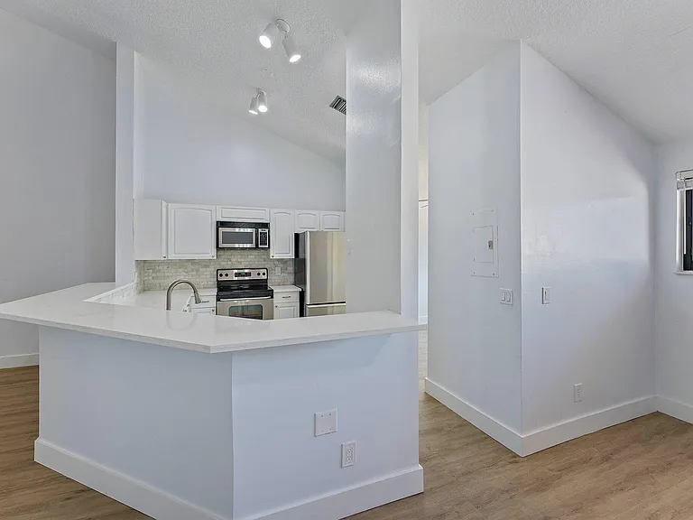 204 Sea Oats Dr #G — Photo 9