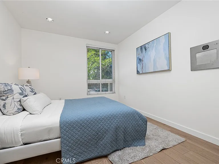 5257 Radford Ave #101 — Photo 14