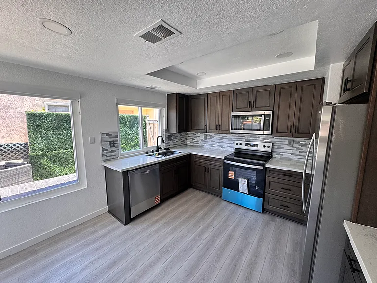 1770 Solana Gln — Photo 32