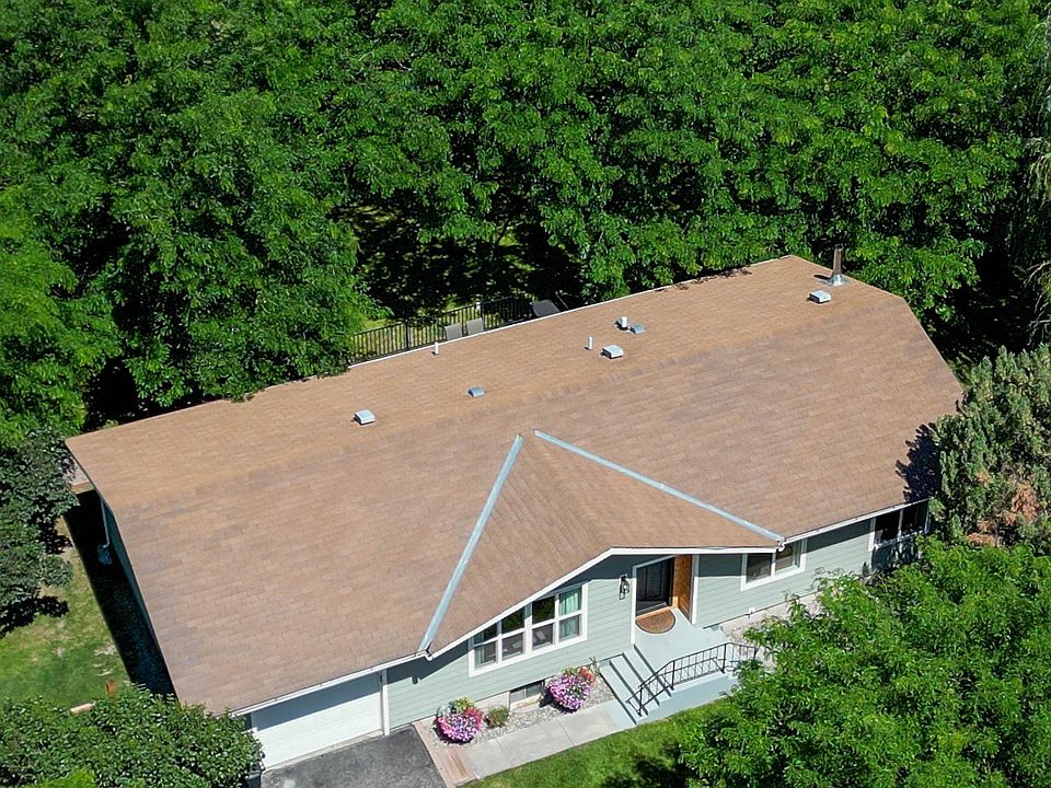 1st image of 3 Howells Ln