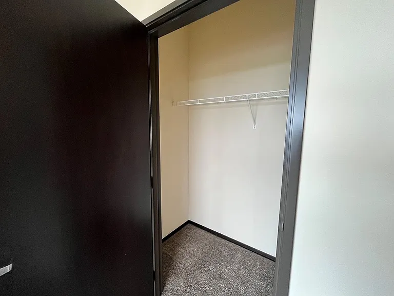 Galaxie High Rise Apartments — Photo 149