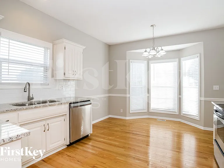 16036 S Avalon St — Photo 5