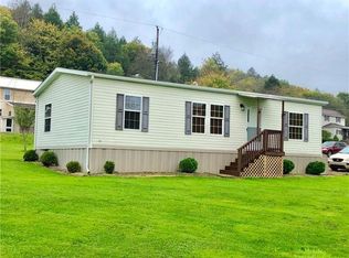 27 Cherry St, Northern Cambria, PA 15738