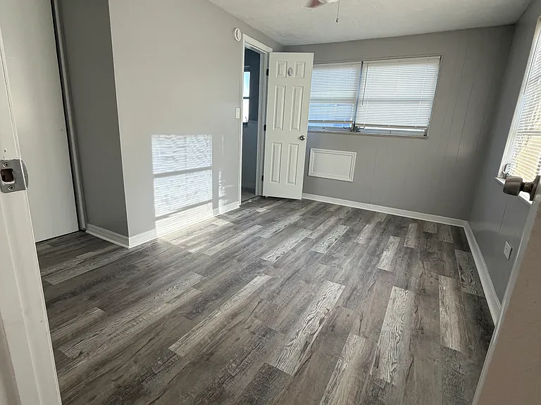 4102 Chesswood Dr — Photo 7
