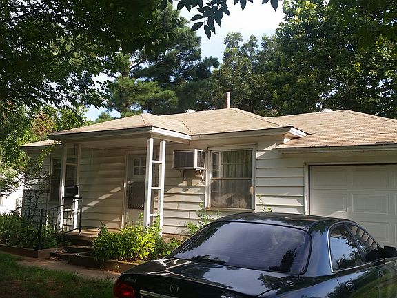 2nd image of 4200 SE 42nd St