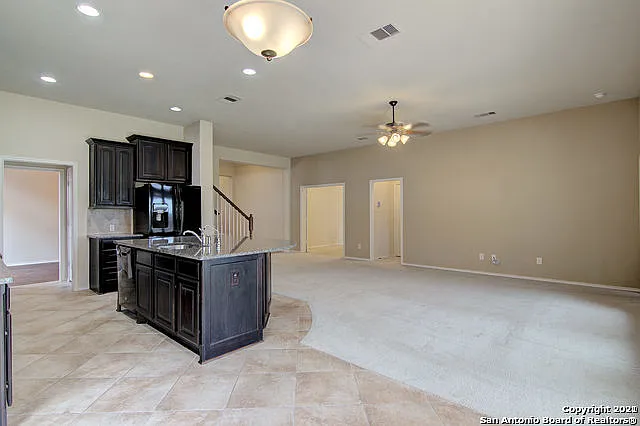 3 bed, 2.5 bath, 2799 sqft, $2,250 — Photo 4