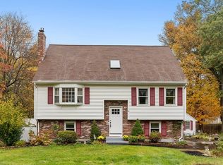 18 Grand St, Wilmington, MA 01887
