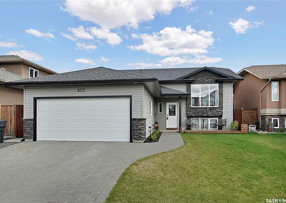 1st image of 710 Redwood CRESCENT