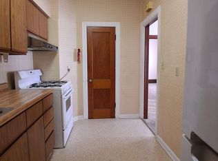 903 18th Ave APT 2, Moline, IL 61265