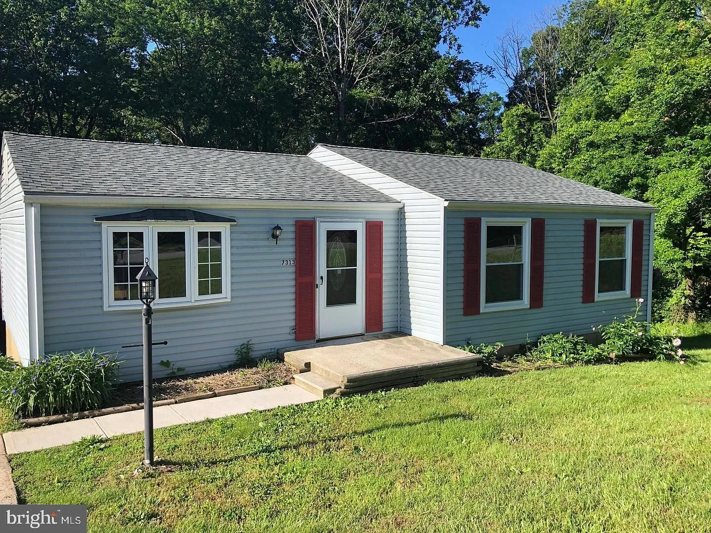 4 bed, 2.0 bath, 1560 sqft, $2,800 — Photo 1