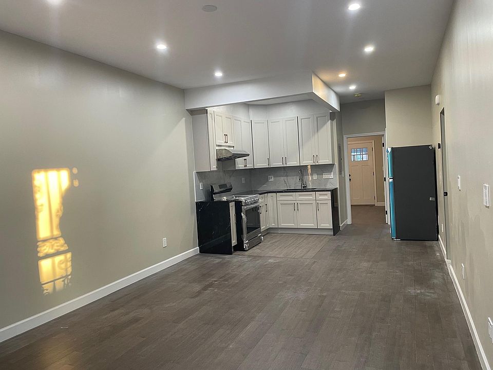 1st image of 8877 19th Ave