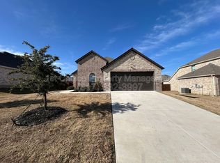 505 Reatta Dr, Justin, TX 76247