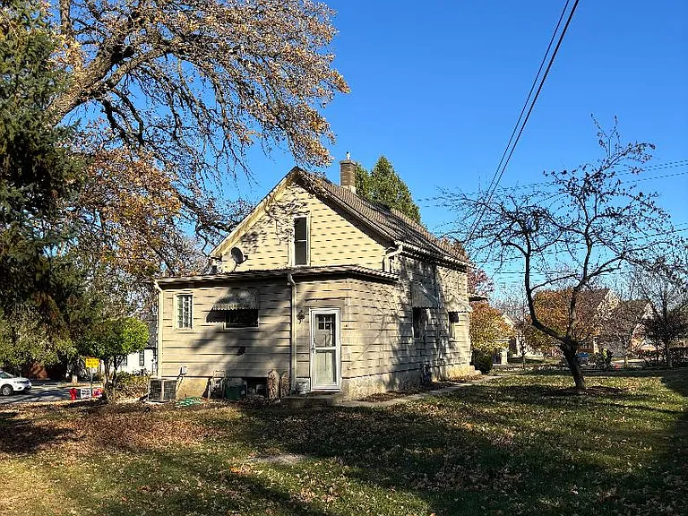 803 S 2nd St — Photo 9