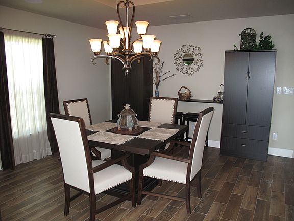 Dining/Bedroom