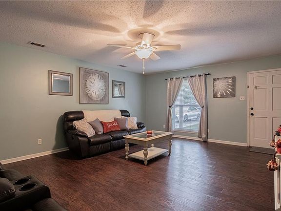 5th image of 8451 Stratford Dr