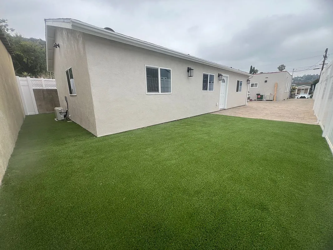 2 bed, 2.0 bath, 800 sqft, $3,600 — Photo 2