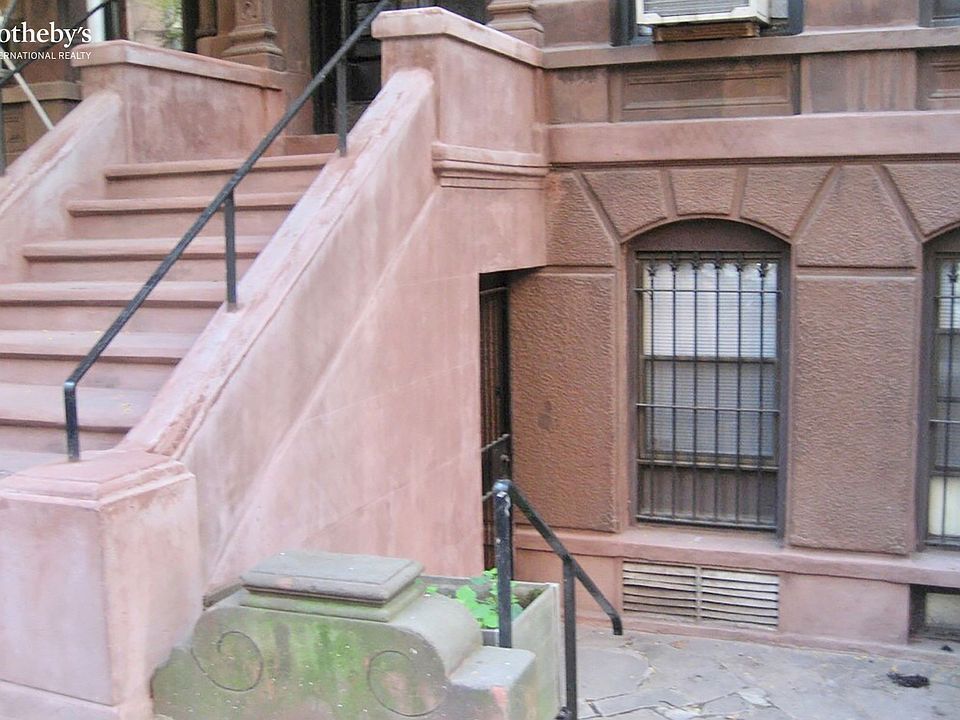 Building Photo 4