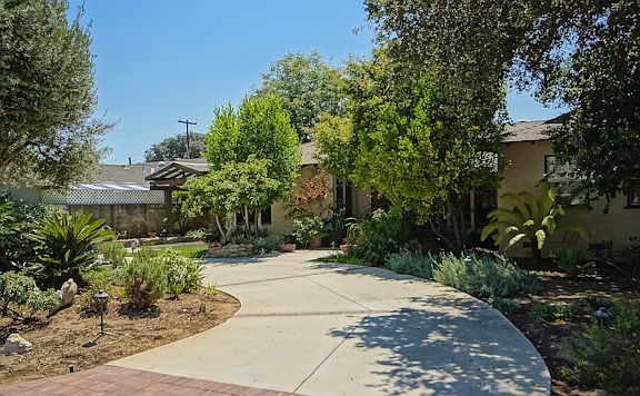 2nd image of 7498 Buena Vista Dr