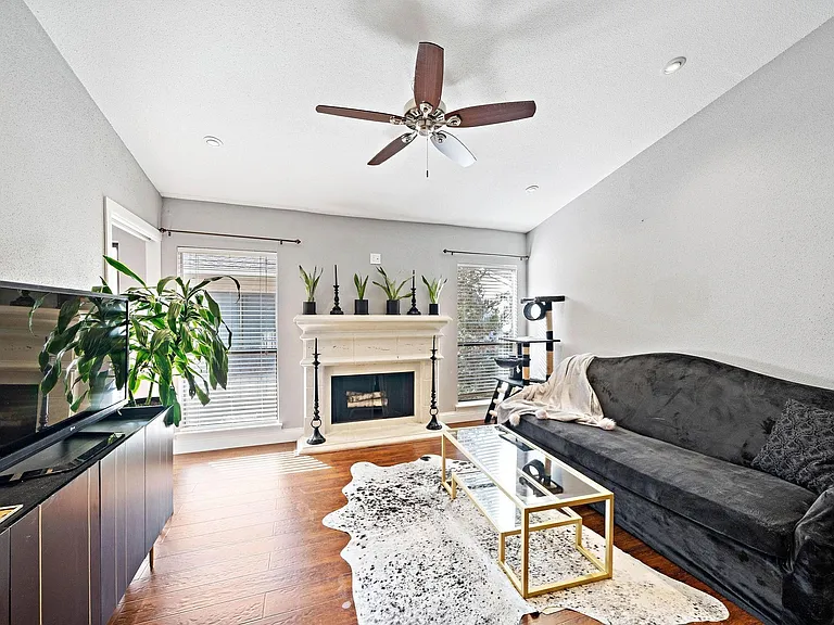 1818 Augusta Dr #6 — Photo 5