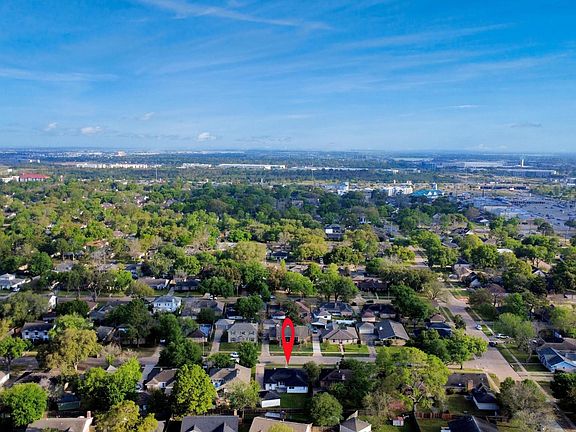 5th image of 22115 Woodrose Dr