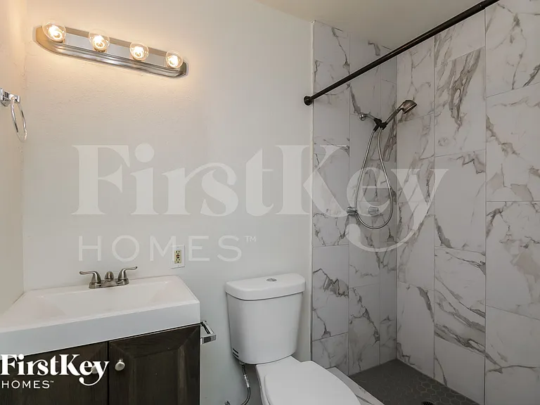 2030 E Aspen Ave — Photo 15