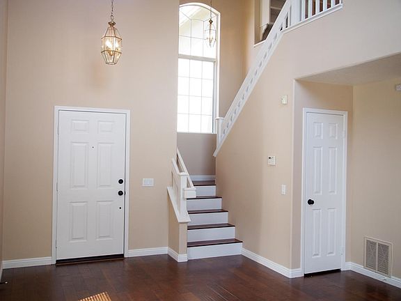 4th image of 2 Somerset Dr