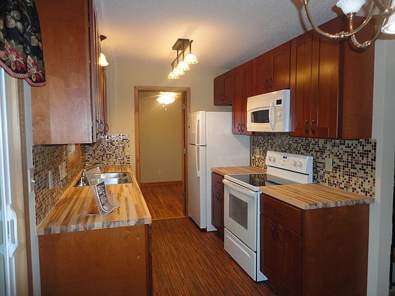 3rd image of 5744 Yates Ave N