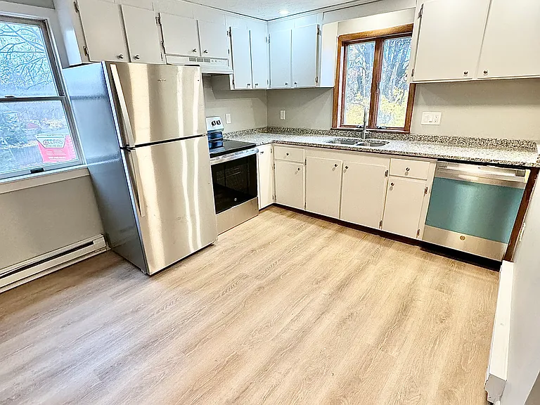 453 Mount Hope St #9 — Photo 4