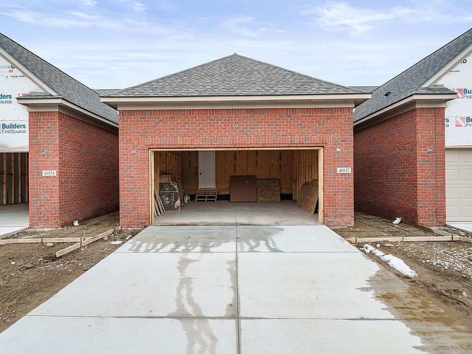 1st image of 48832 Birmingham Dr