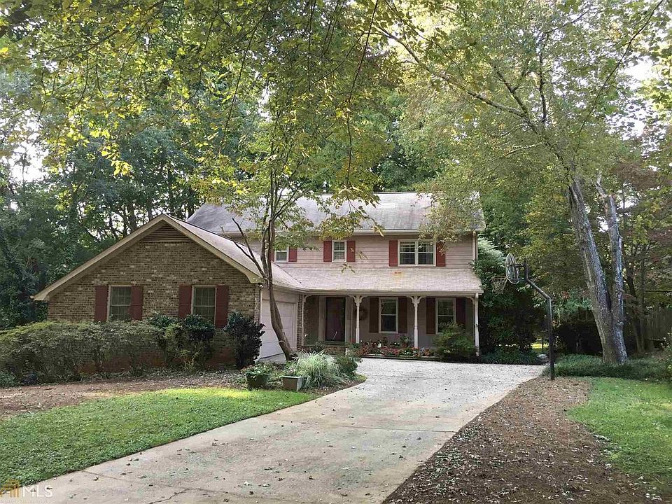1st image of 696 Chesterfield Dr