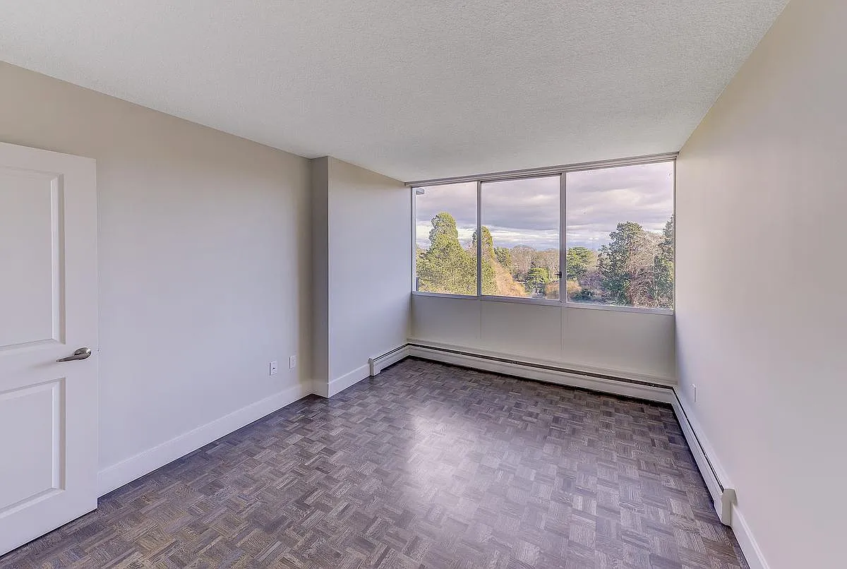Goodacre Towers Apartments — Photo 4