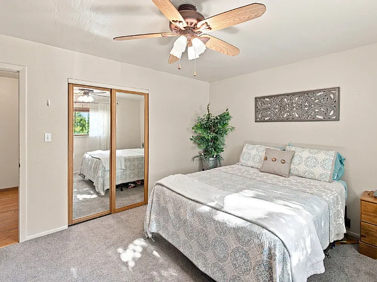702 Squire St — Photo 16