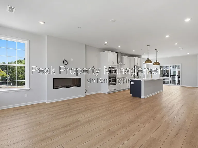 227 Brattice Dr — Photo 5