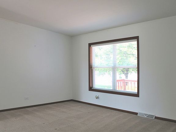 5th image of 2325 Horseshoe Ct