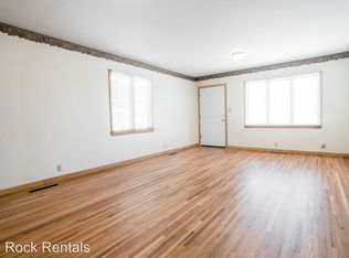 228 E 5th Ave APT B, Hutchinson, KS 67501