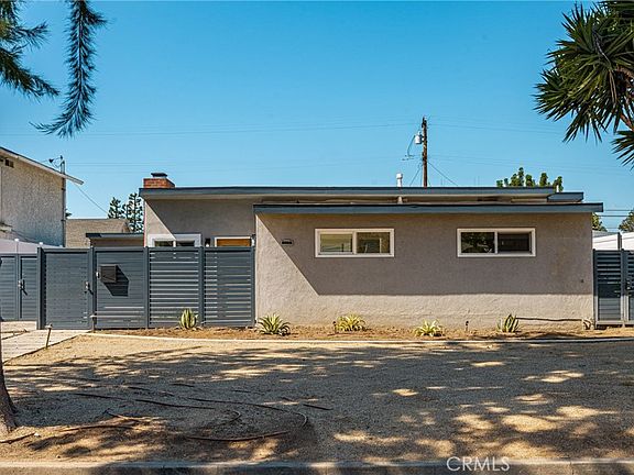 3rd image of 4439 Clark Ave