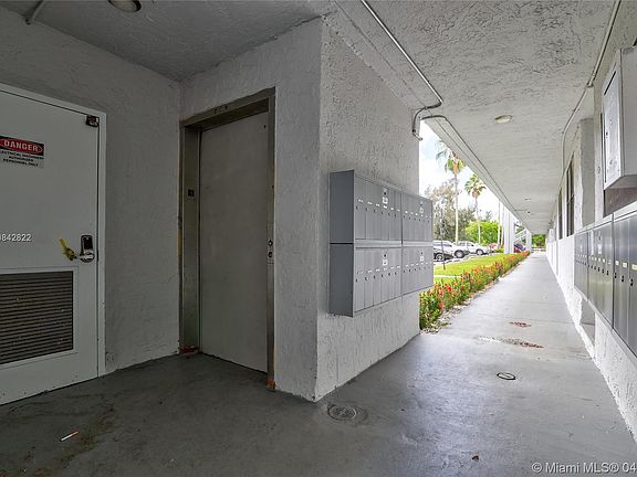 3rd image of 5060 SW 64th Ave APT 314