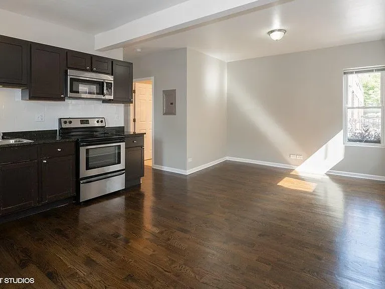 4860 N Rockwell — Photo 10